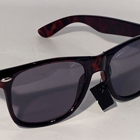 1352 Sunglasses Oversize Black Frames Black Lens NWT - Picture 7 of 9